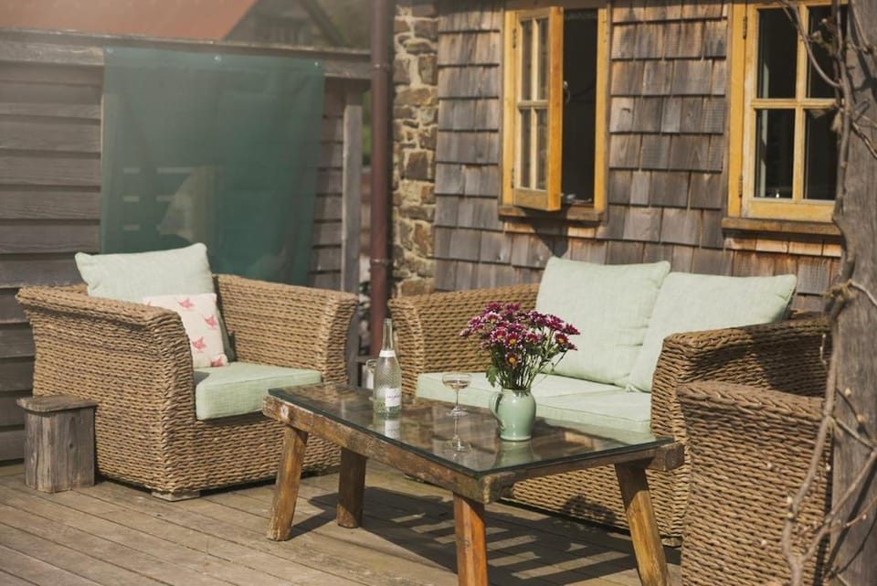 Patio, Seating area