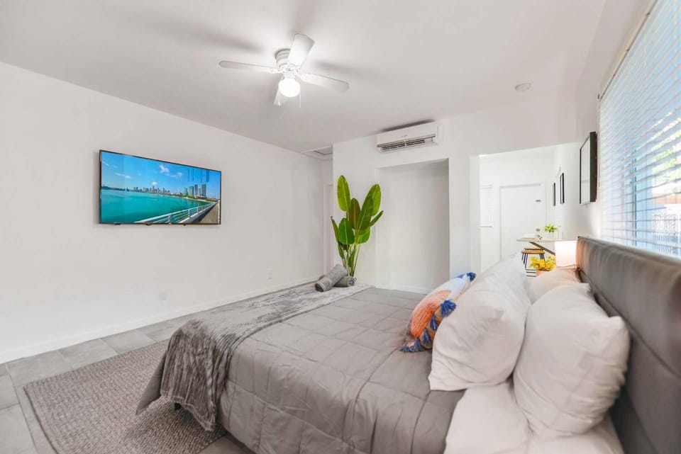 Bed, TV and multimedia