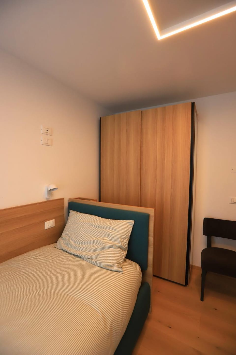Bed, wardrobe