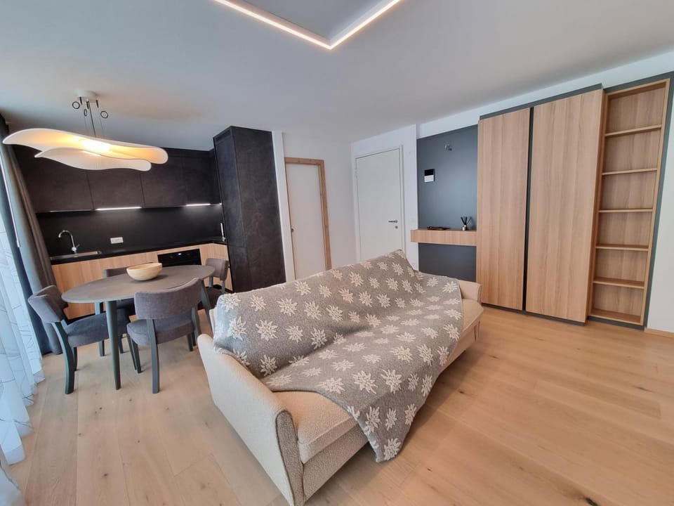 Kitchen or kitchenette, Living room, Dining area