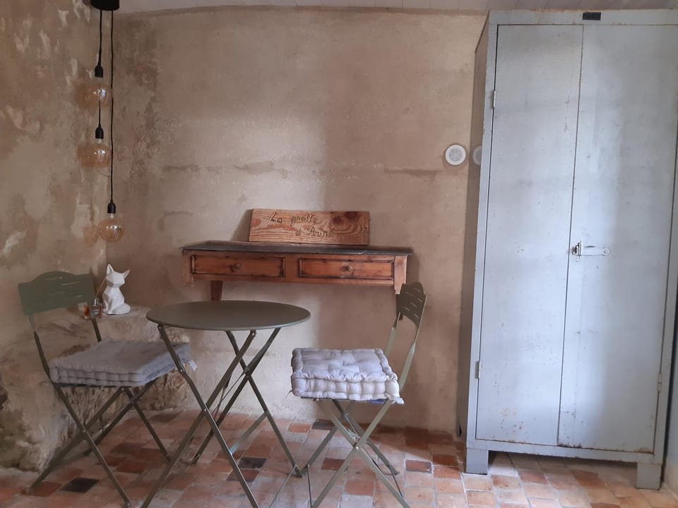 TROGLODYTE - La Grotte d'Auré House in Pays de la Loire