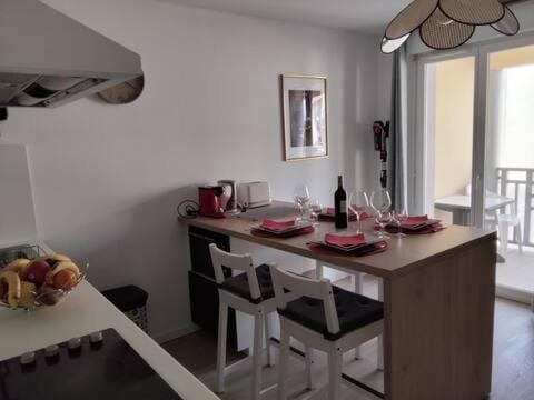 Studio proche océan dans résidence 3 étoiles avec piscine et parking privé Apartment in Mimizan
