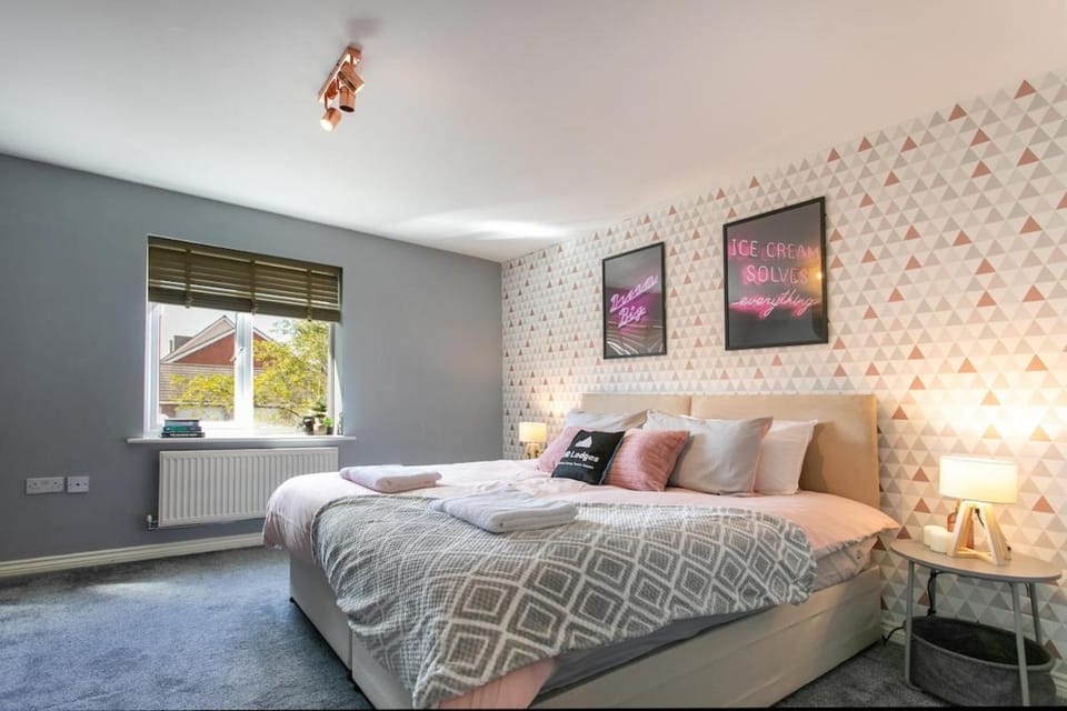 Bed, Bedroom