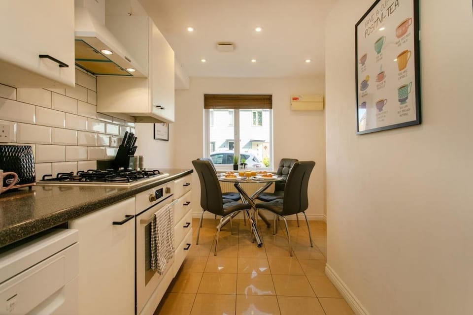 Kitchen or kitchenette, Dining area, kitchen, kitchen