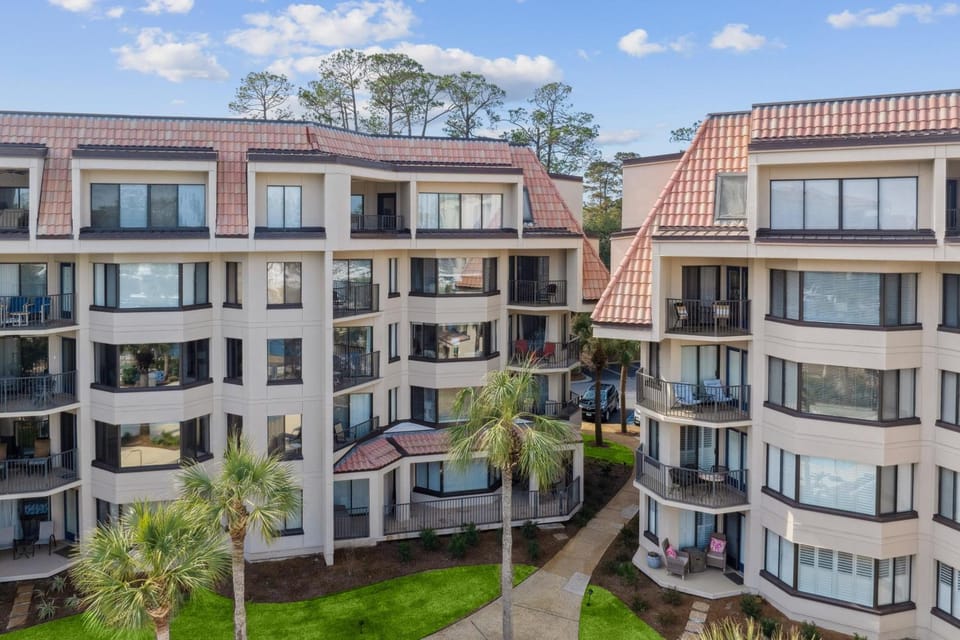 7536 Yacht Club House in Hilton Head Island