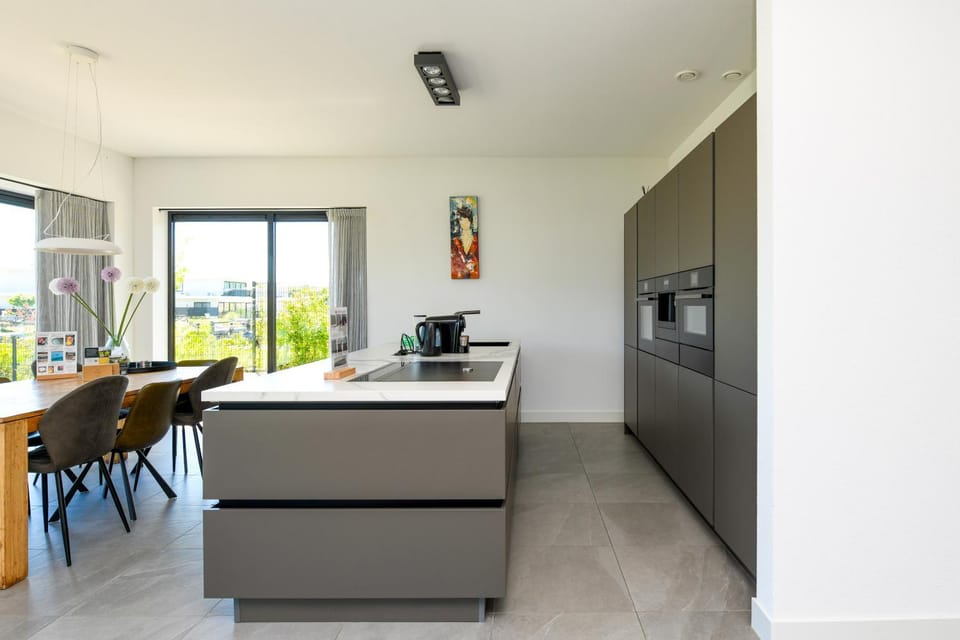 Water Nr. 553 | 8 Pers. Hottub & Sauna House in Biddinghuizen