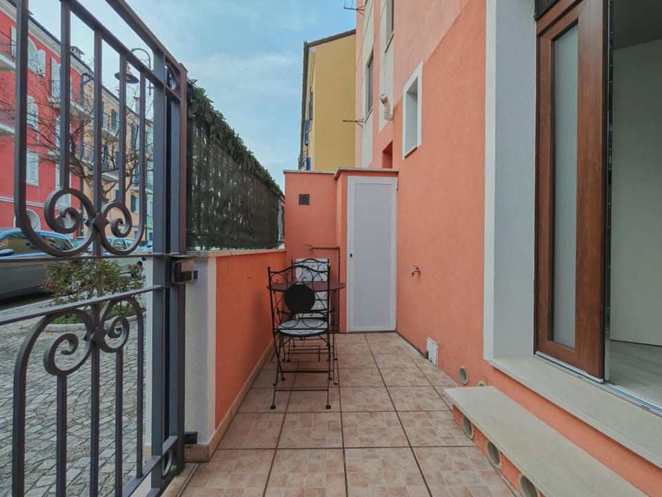 Balcony/Terrace, Inner courtyard view