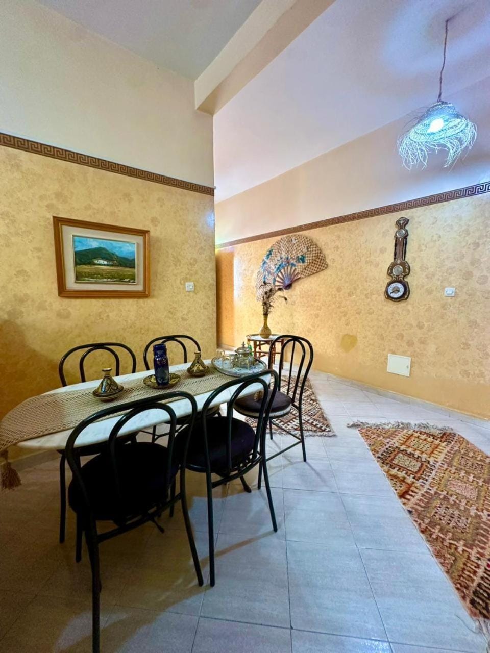 Seating area, Dining area