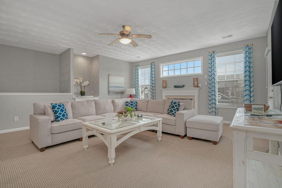 Compass Rose Retreat - Pools, Golf, Private Beach & More! House in Cape Charles
