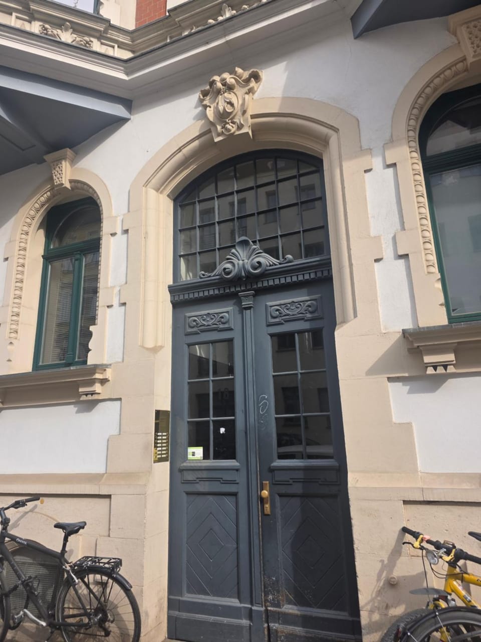 Facade/entrance