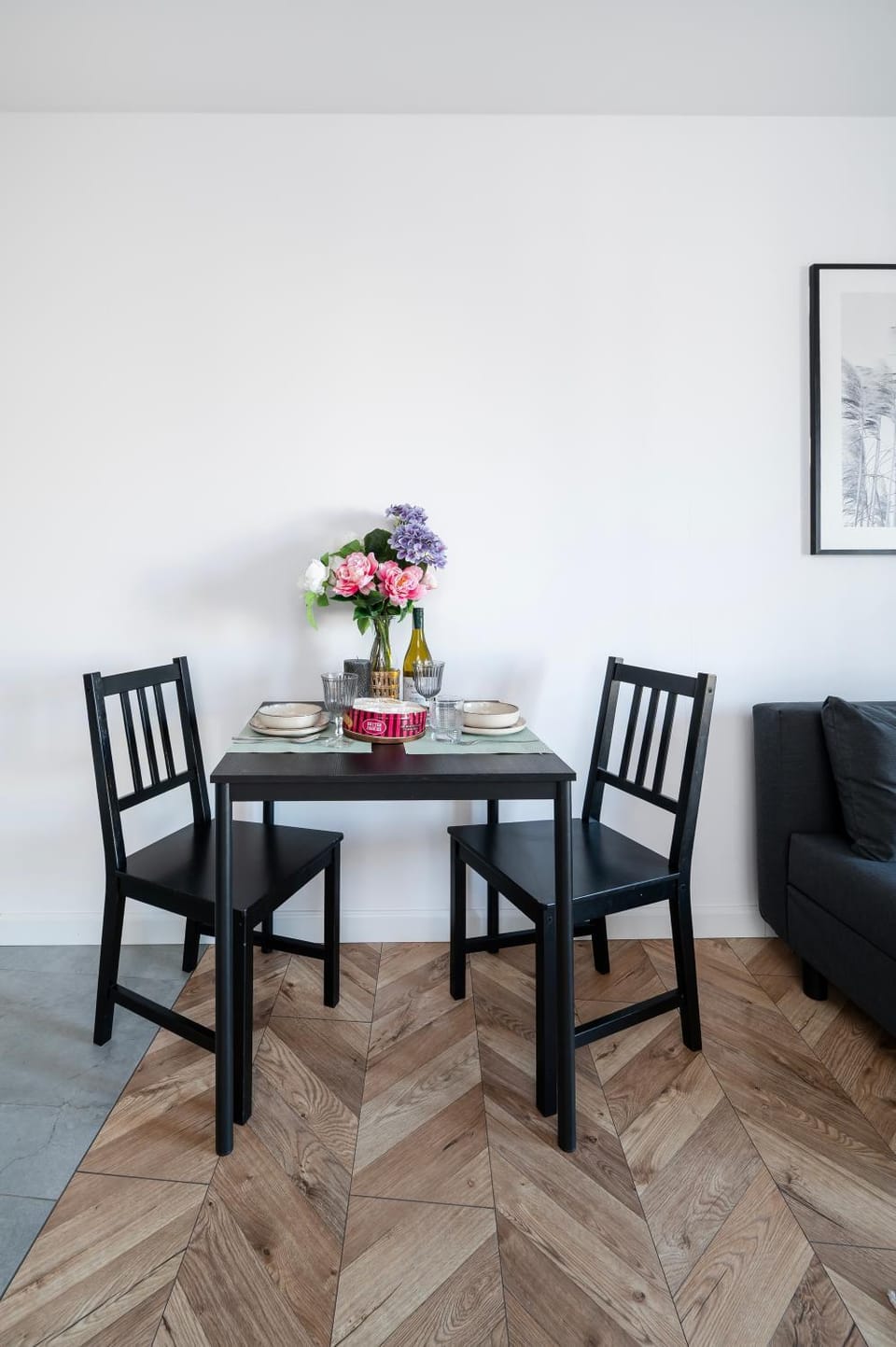 Living room, Seating area, Dining area