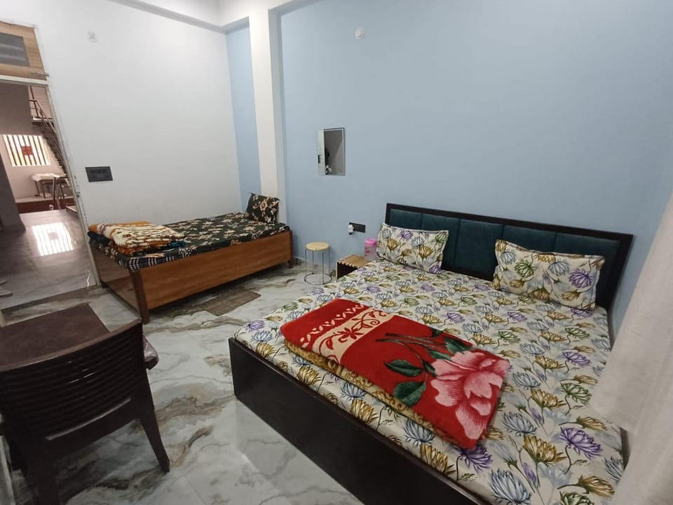 Radha aradhya sadan vrindavan Hotel in Uttar Pradesh