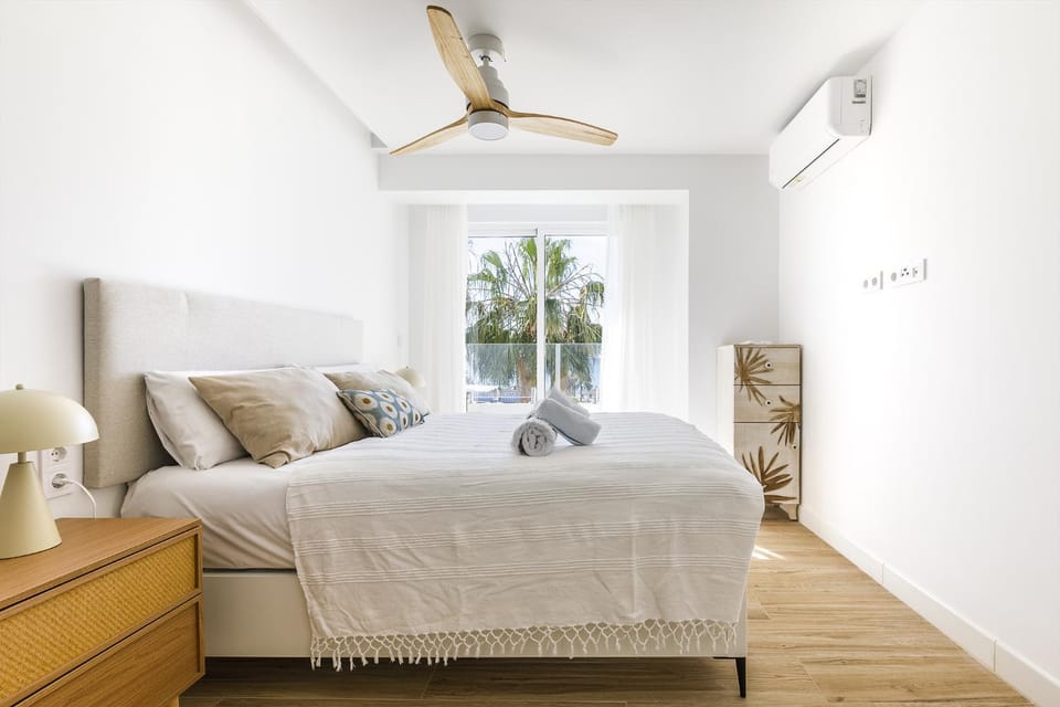 A&N Central Beach Walk Apartment with Terrace Apartment in Torre del Mar