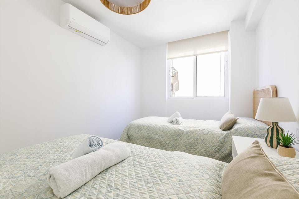 A&N Central Beach Walk Apartment with Terrace Apartment in Torre del Mar