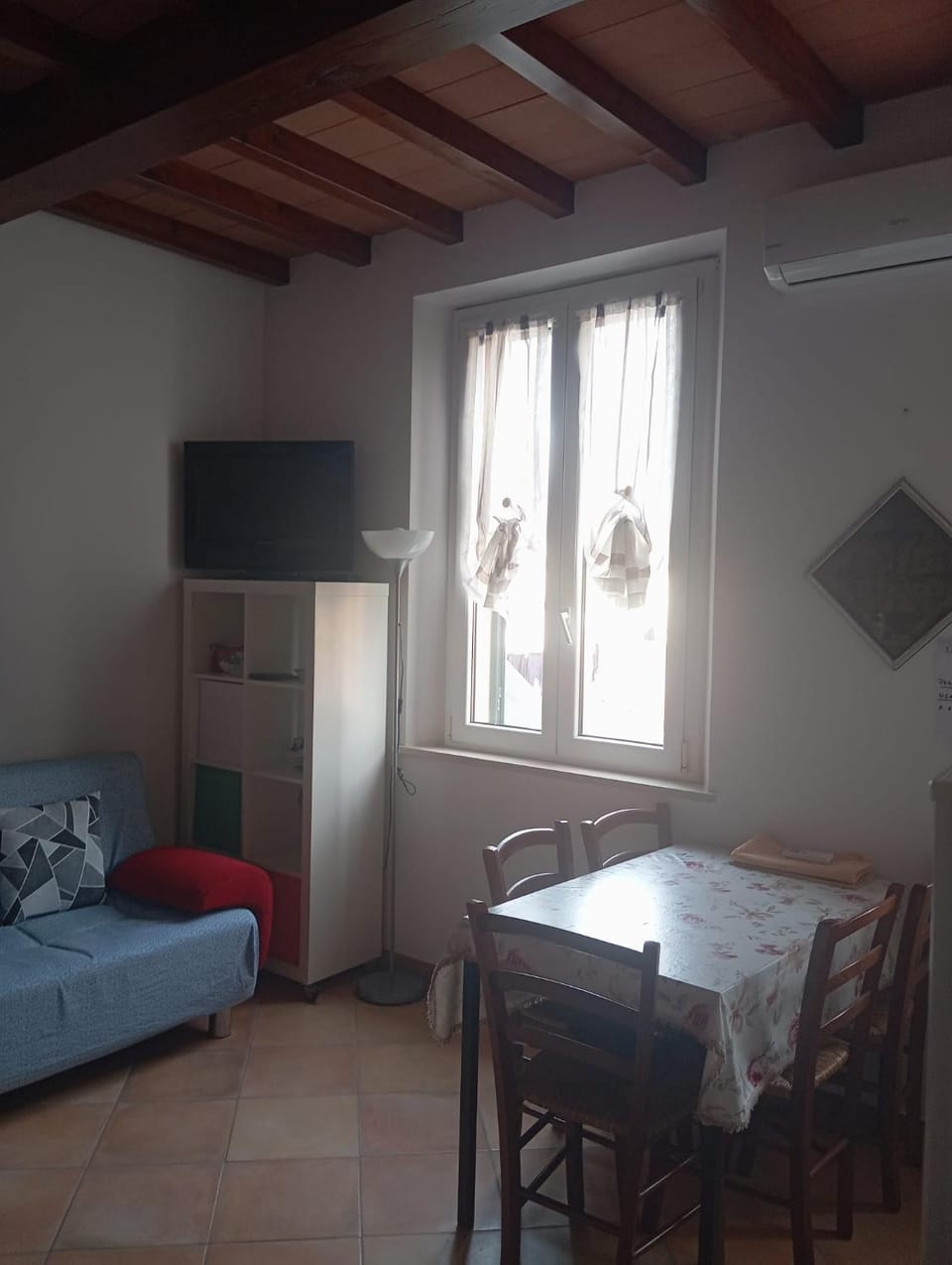 Day, Living room, Lunch
