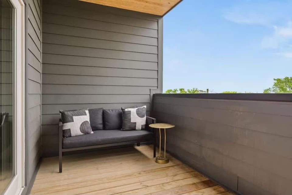 True Hue - Private Patio - Mins to Broadway House in Nashville