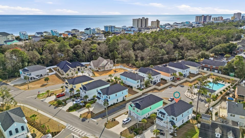 Walk to Beach Movie loft and pool House in North Myrtle Beach