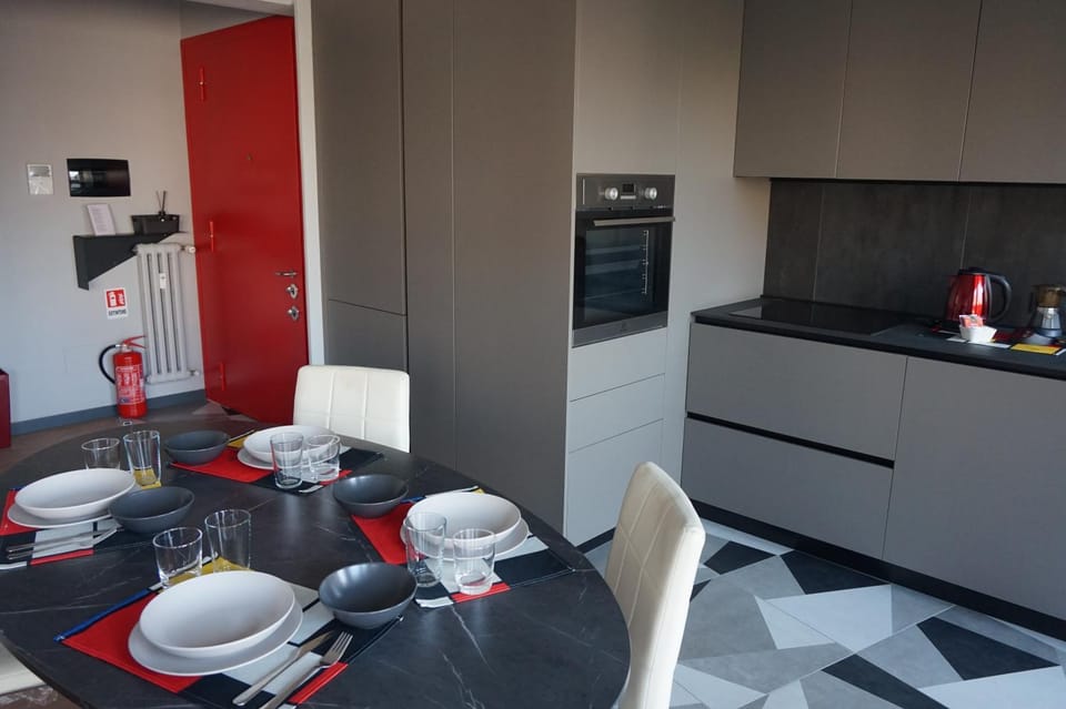 Dining area, kitchen