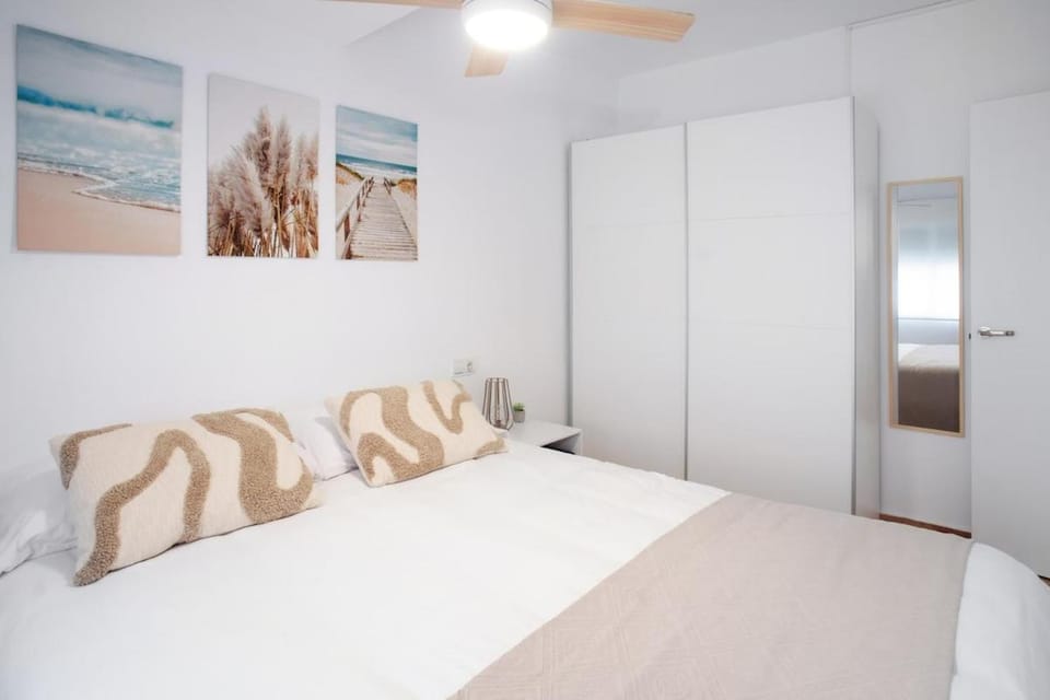 Beach Bajo con Terraza 1 Hab más sofá cama a 2 min Playa Apartment in Peniscola