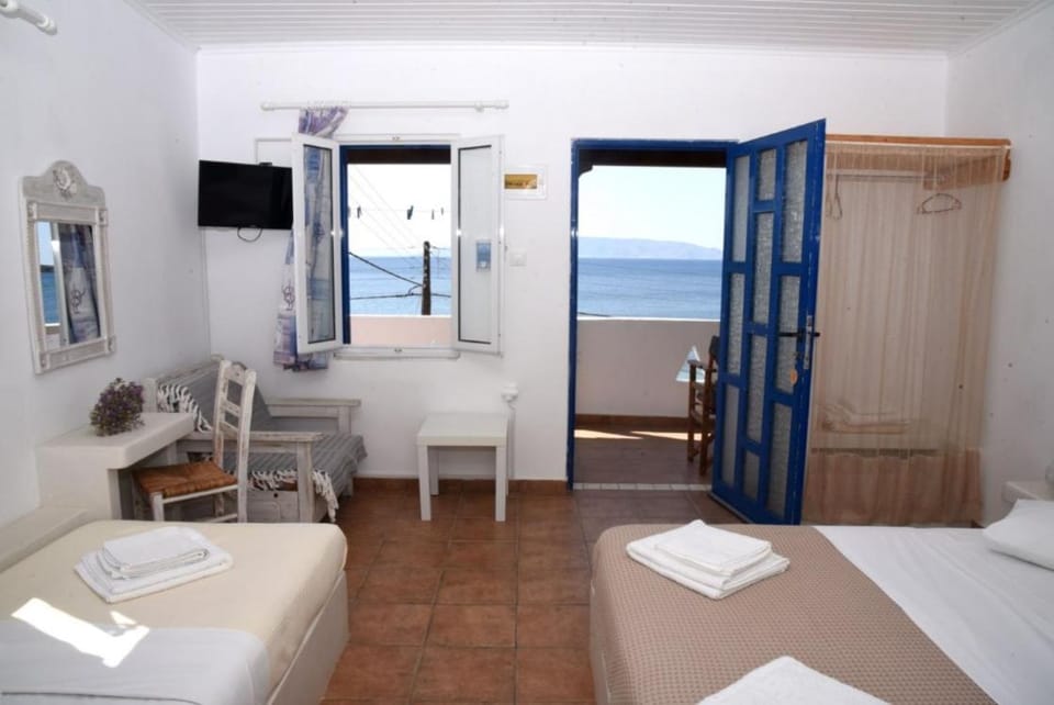 Anna Rooms Kythnos Apartment in Kea-Kythnos