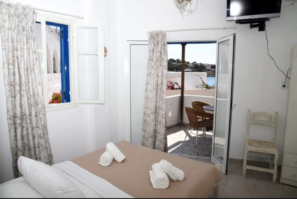 Anna Rooms Kythnos Apartment in Kea-Kythnos