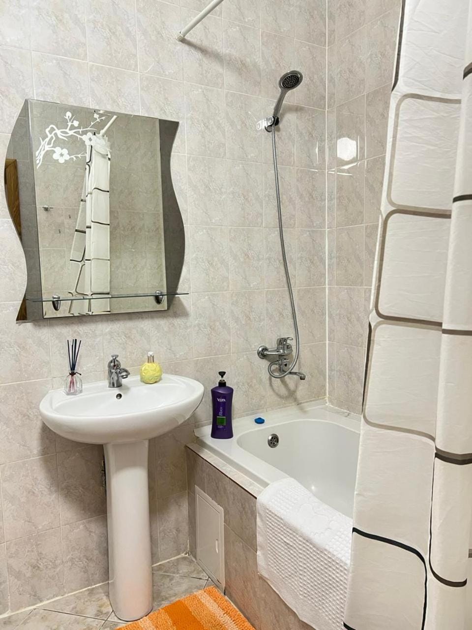 Bathroom, Bath, towels