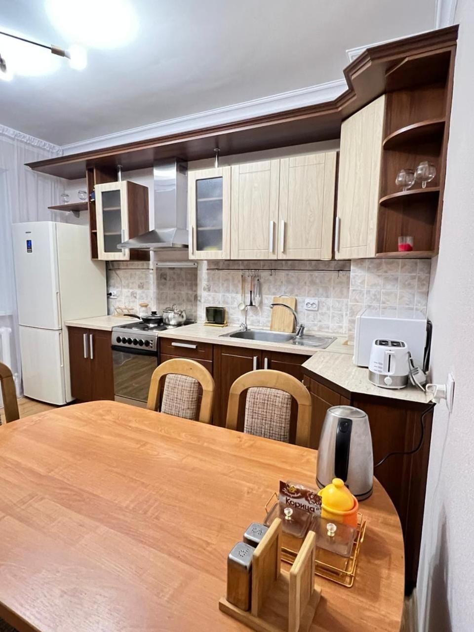 Kitchen or kitchenette, Dining area, oven, stove