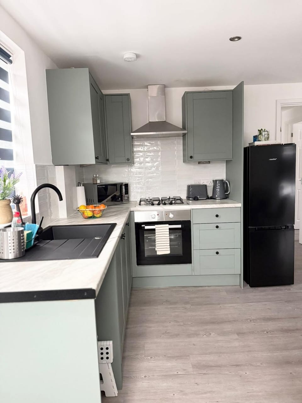 Kitchen or kitchenette, oven, pet friendly, stove, toaster
