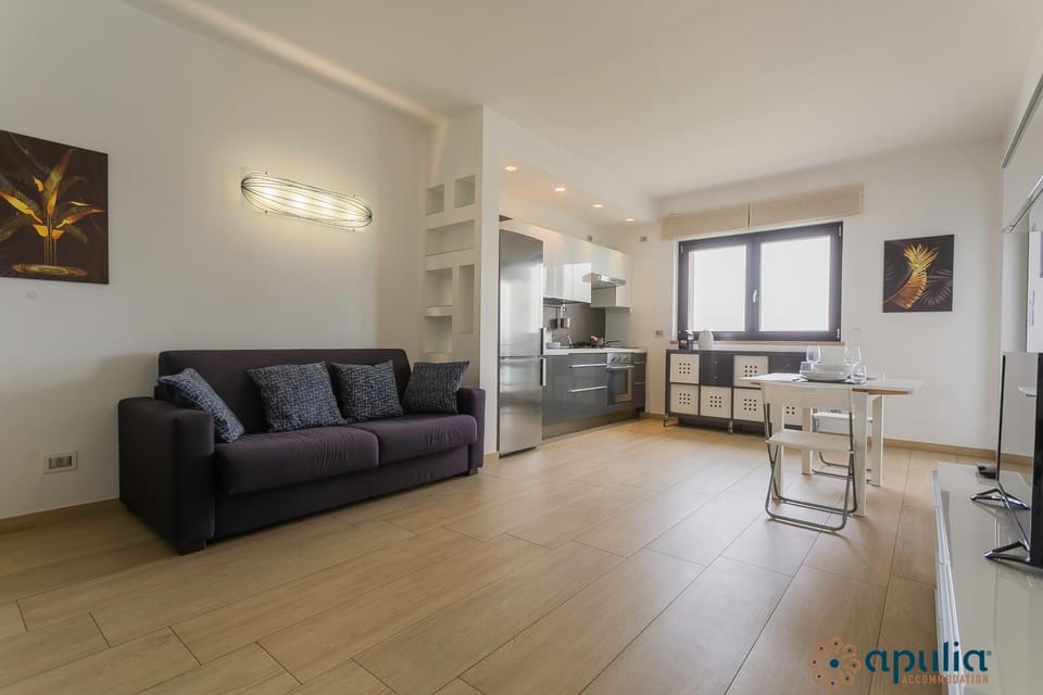 Living room, Seating area, Dining area, stove