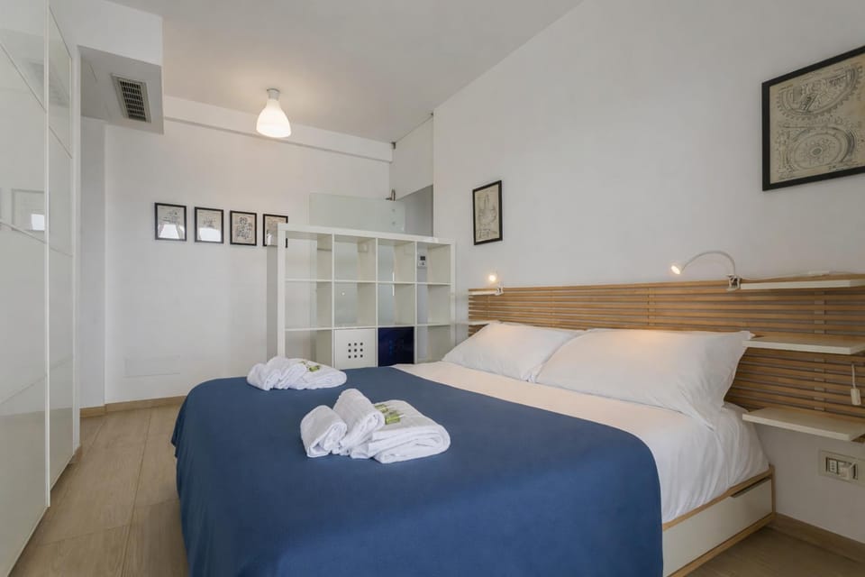 Bed, Bedroom, air conditioner