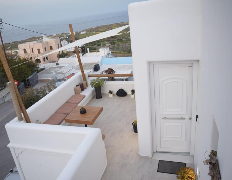 Enalios House House in Santorini