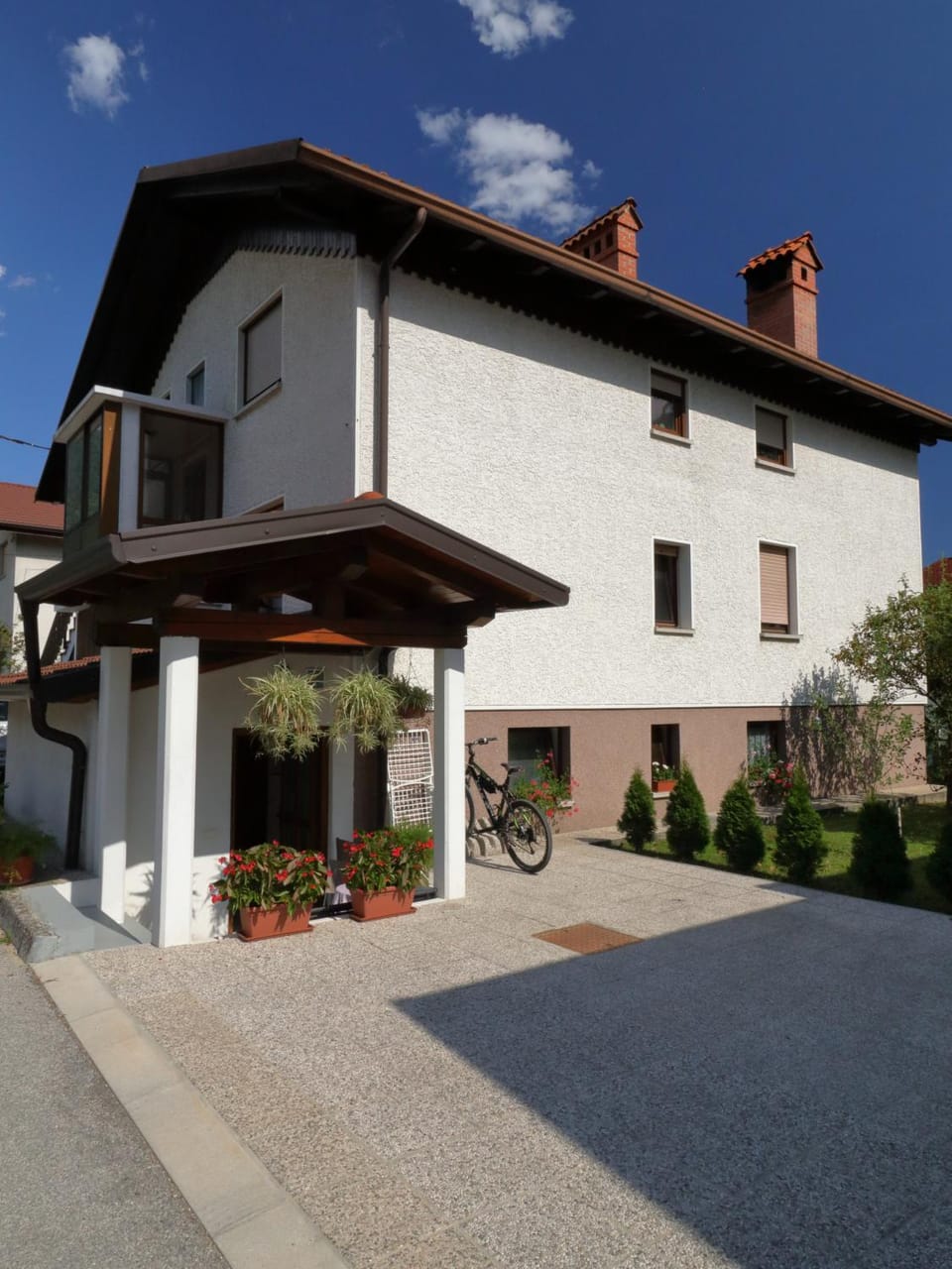 Facade/entrance, Parking