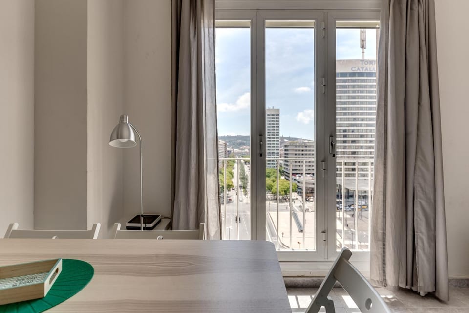 Seating area, Dining area, City view, Landmark view, Street view