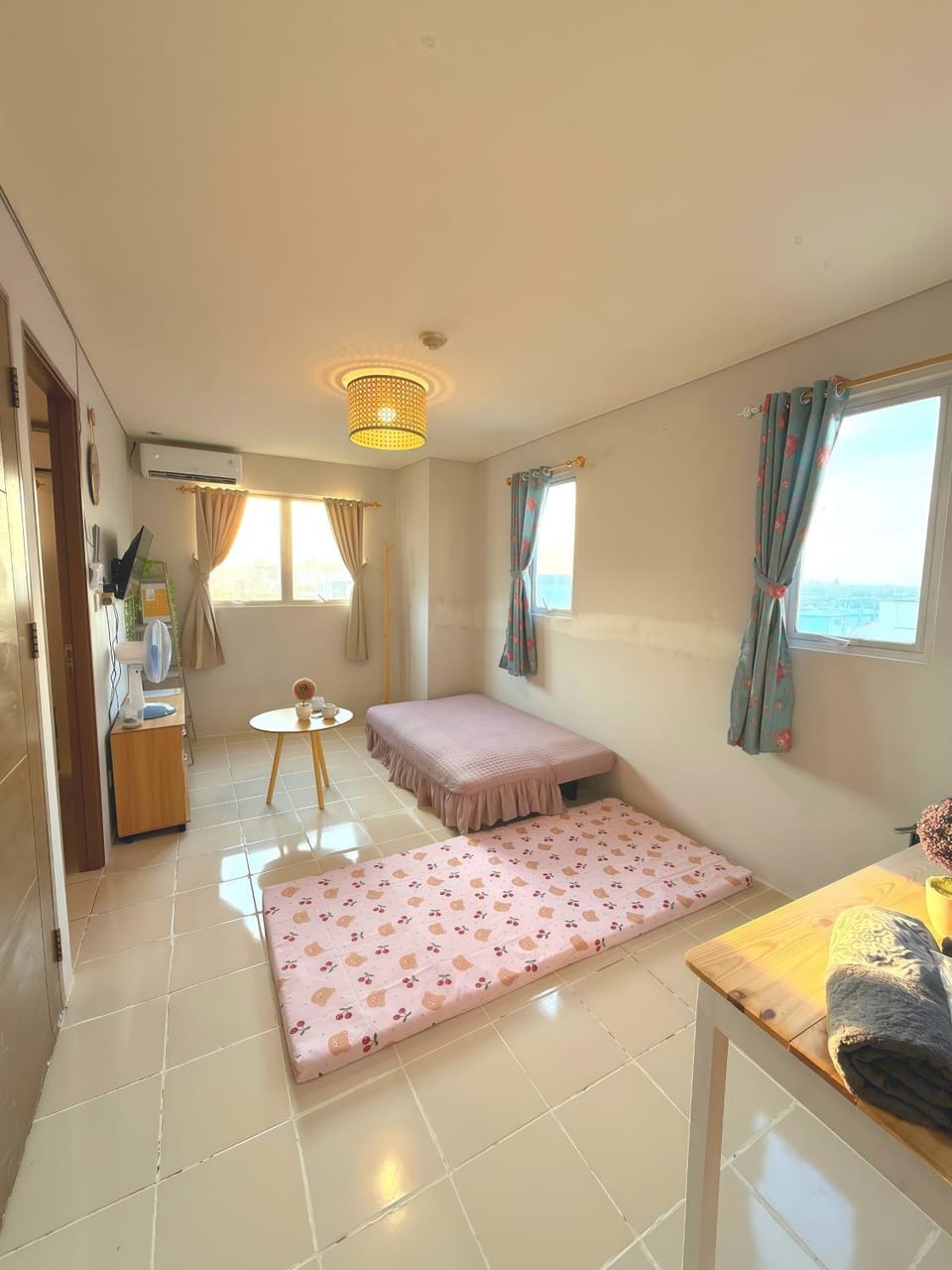 Bed, Living room, Bedroom