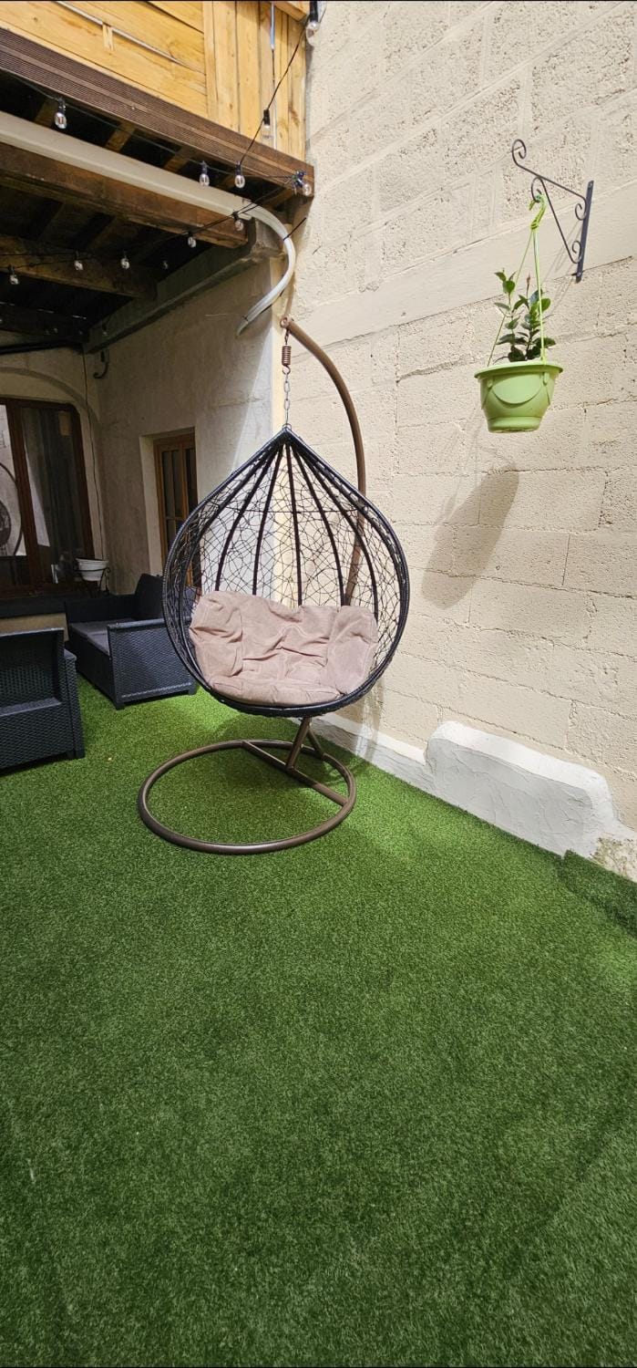charmants appartements proches centre ville, 2 option , 1èr 75m2 avec terrasse privée et 2ème 105m2 RDC avec jardin privatif , Parking gratuit dans le rue Apartment in Epernay