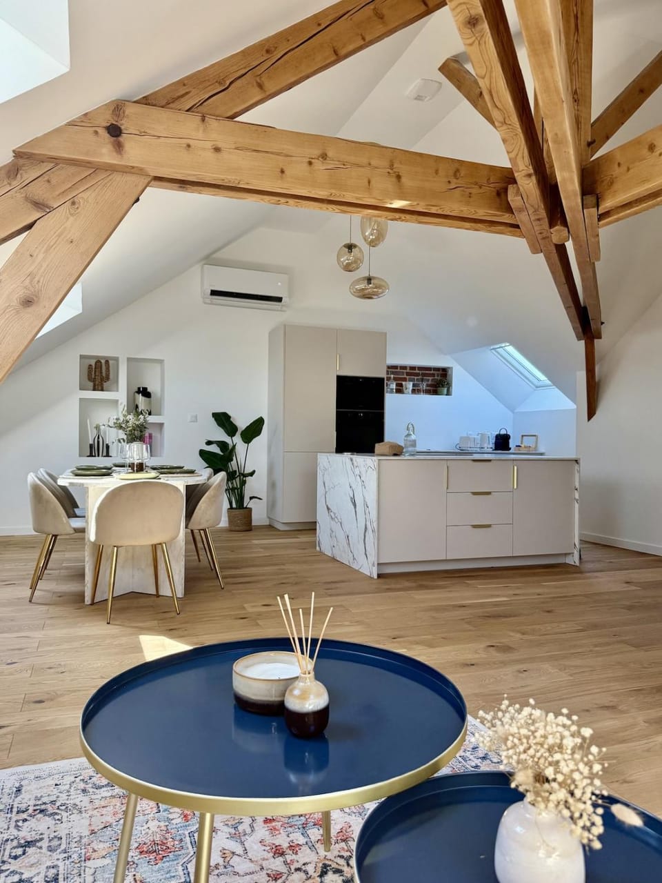 TV and multimedia, Kitchen or kitchenette, Living room, Dining area