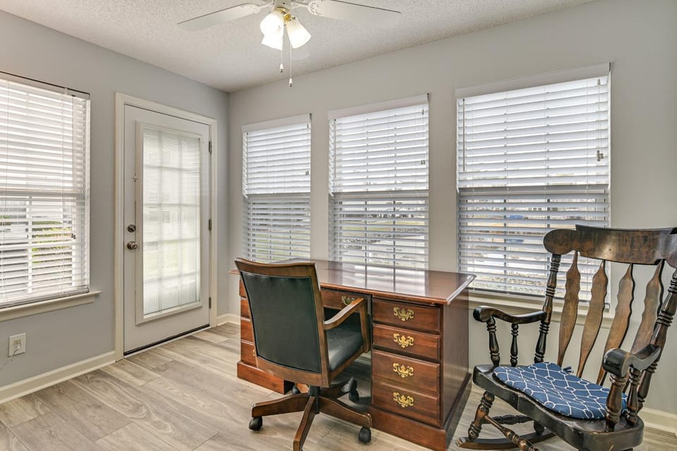 2 Mi to Shore Surfside Beach Condo with Pool Access Apartment in Garden City