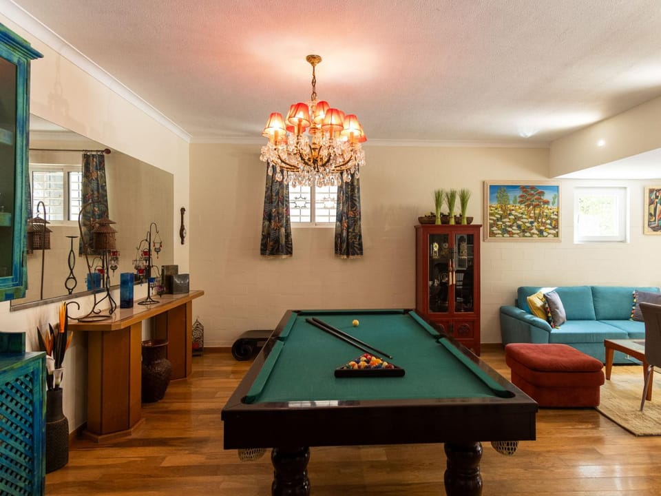 Buganvilia Garden & Private Pool Apartment in Cascais