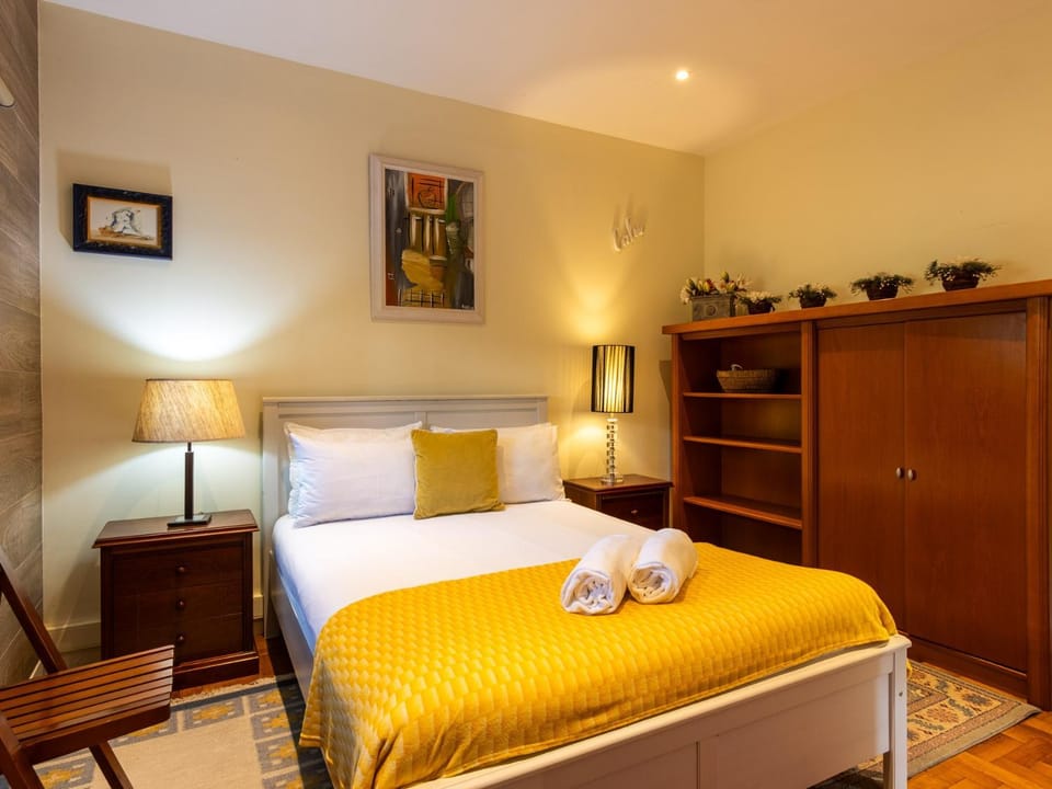 Buganvilia Garden & Private Pool Apartment in Cascais