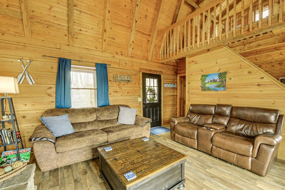 Lake Cumberland Log Cabin Near 3 Boat Ramps Cabin in Burnside