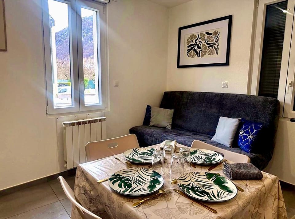 Living room, Dining area