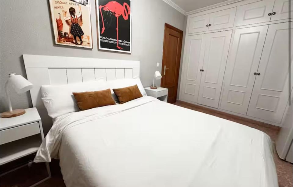 Habitación en Alicante 10 Agost Bed and Breakfast in Alicante