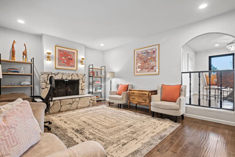 Living room, Decorative detail, Seating area, fireplace