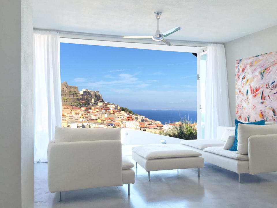 Natural landscape, Living room, Seating area