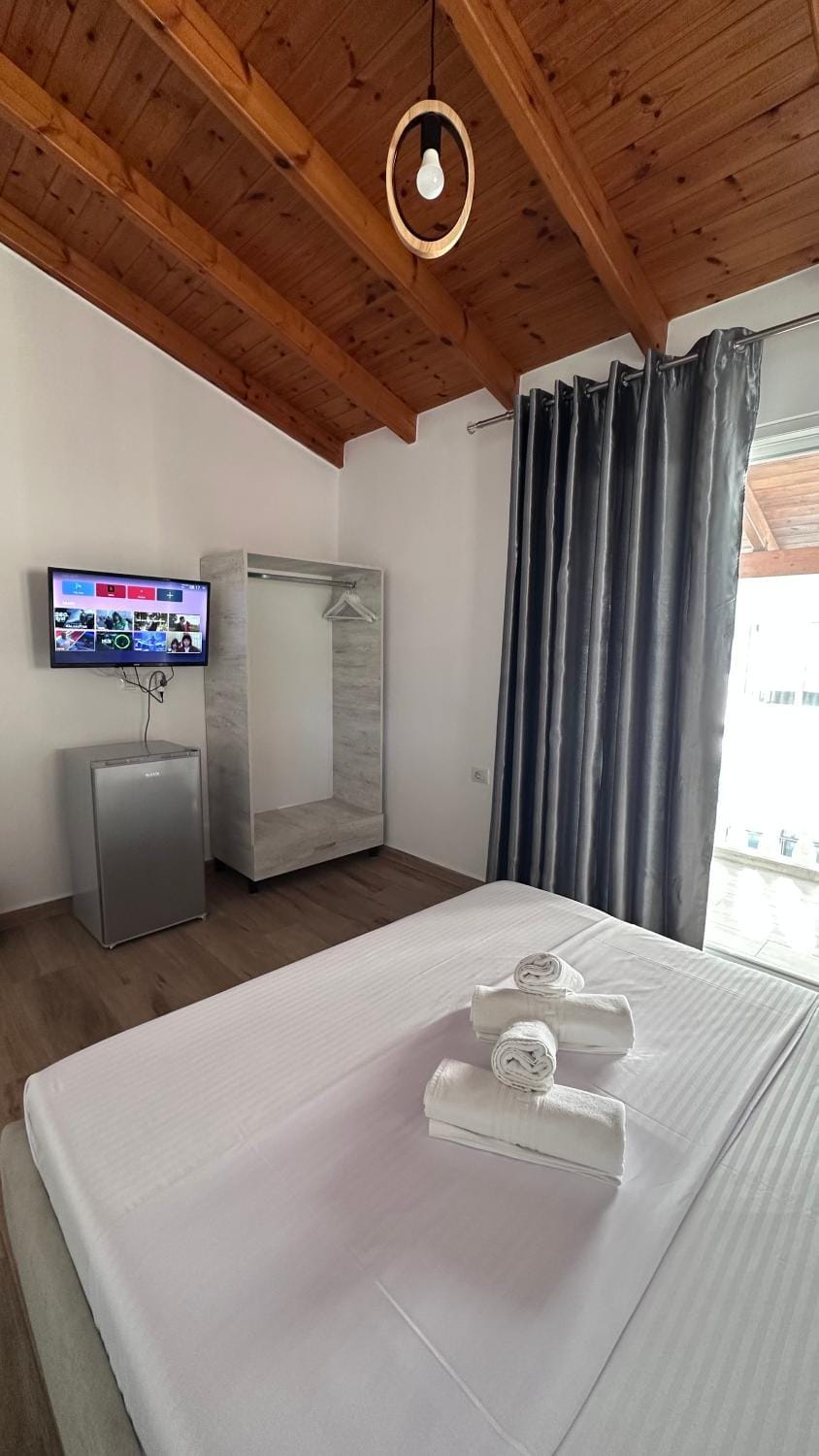 TV and multimedia, Photo of the whole room