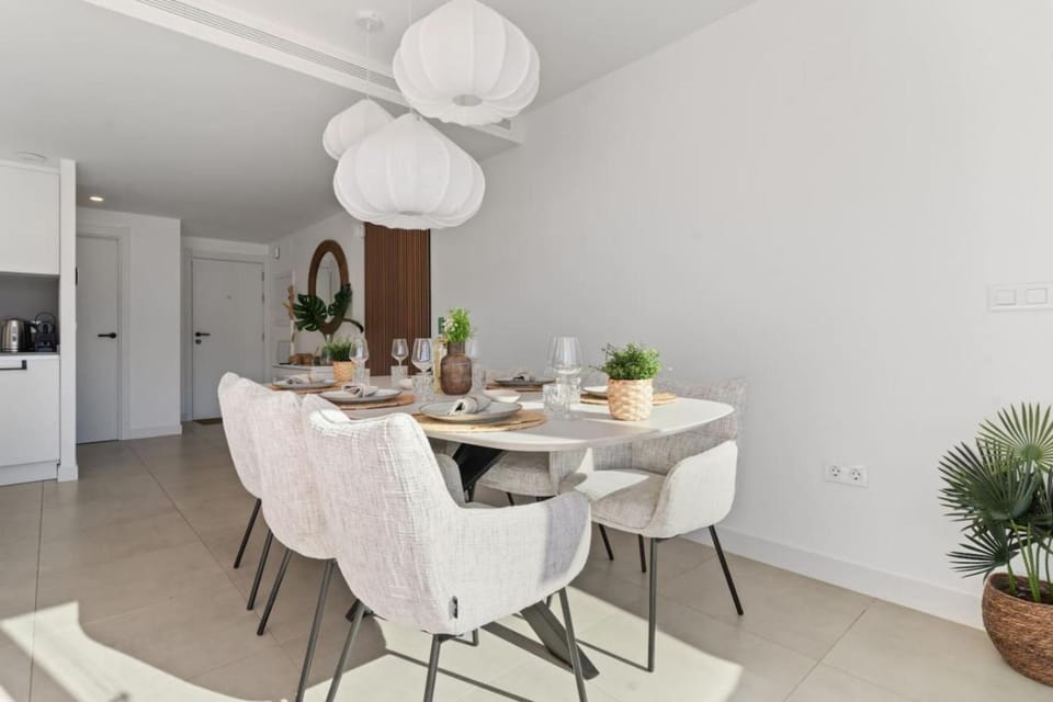 Kitchen or kitchenette, Dining area, air conditioner, air conditioner