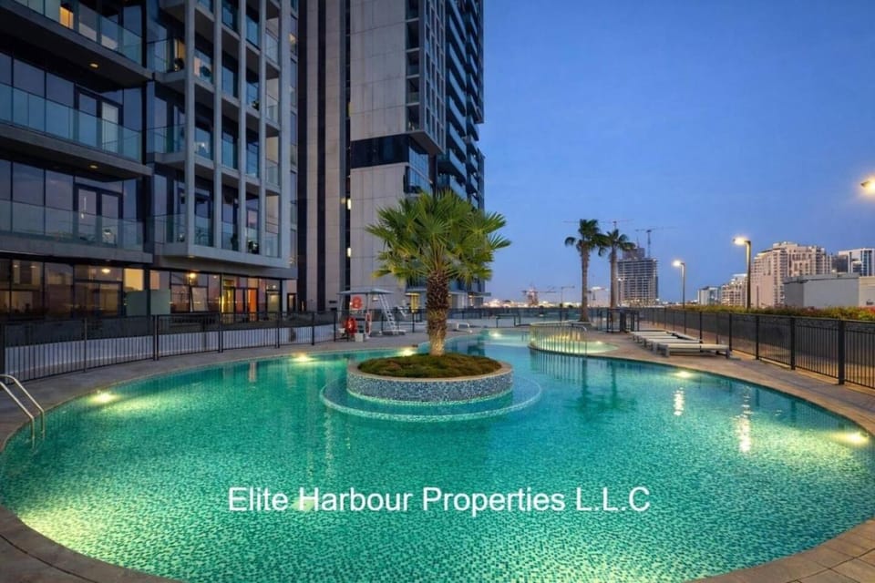 Open Views, 5 star Amenities, Bright, Brand-new Apartment in Dubai