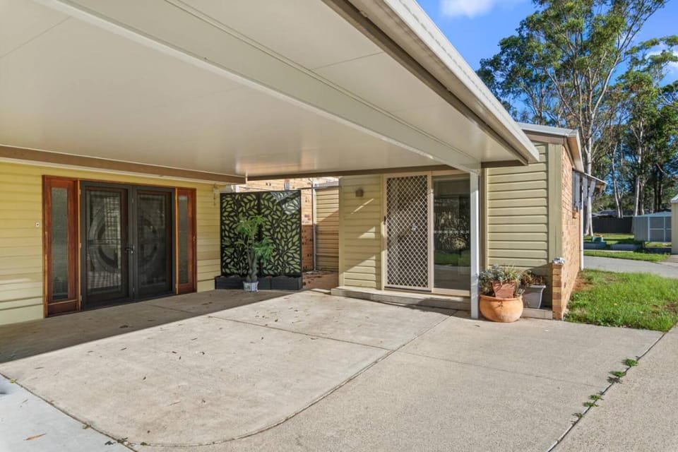Cozy and Spacious 2-Bedroom Retreat Capalaba House in Capalaba