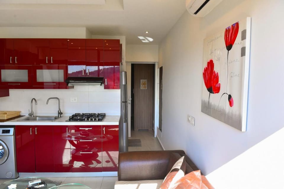 Kitchen or kitchenette, Living room, stove