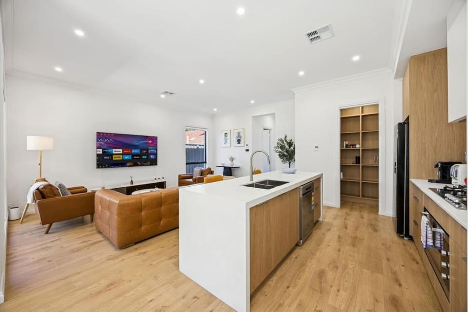 Fulham Riverside Retreat 4BR New Home House in Adelaide